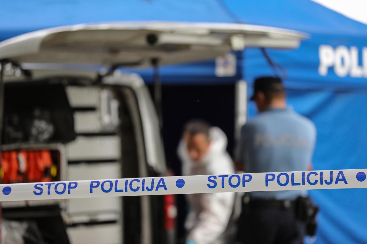 Zagreb: Očevid u Trnju gdje je na parkiralištu pronađen mrtav muškarac