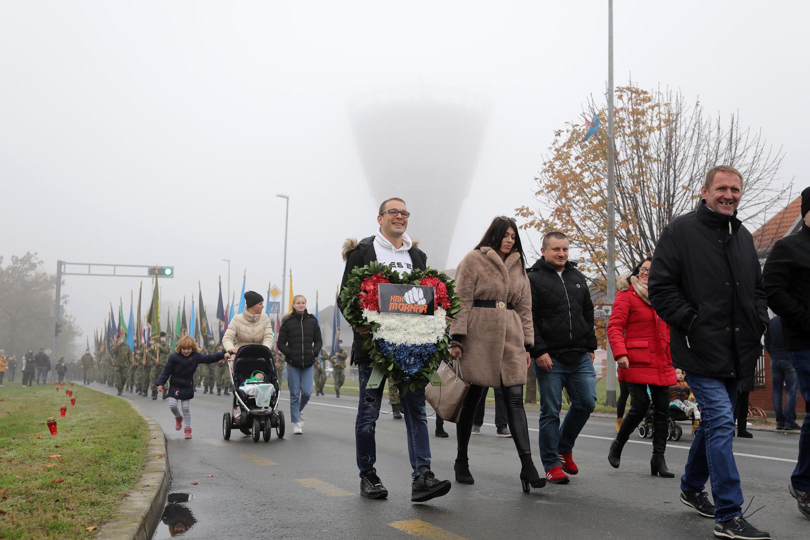 Vukovar - Dan sjecanja na zrtvu Vukovara i Skabrnje 1991.-2020. Krenula Kolona sjecanja u posebnim okolnostima zbog epidemije koronavirusa. 

Photo: Emica Elvedji/PIXSELL