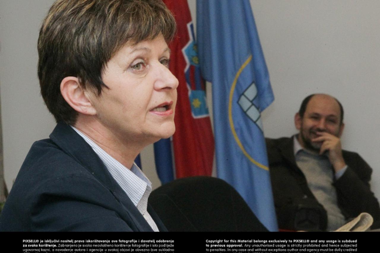 '22.11.2012., Koprivnica - Konferencija za novinare koprivnicke gradonacelnice Vesne Zeljeznjak zbog brojnih prituzbi koje su joj gradjani uputili na inicijativu gradskog ogranka Hrvatskih laburista d