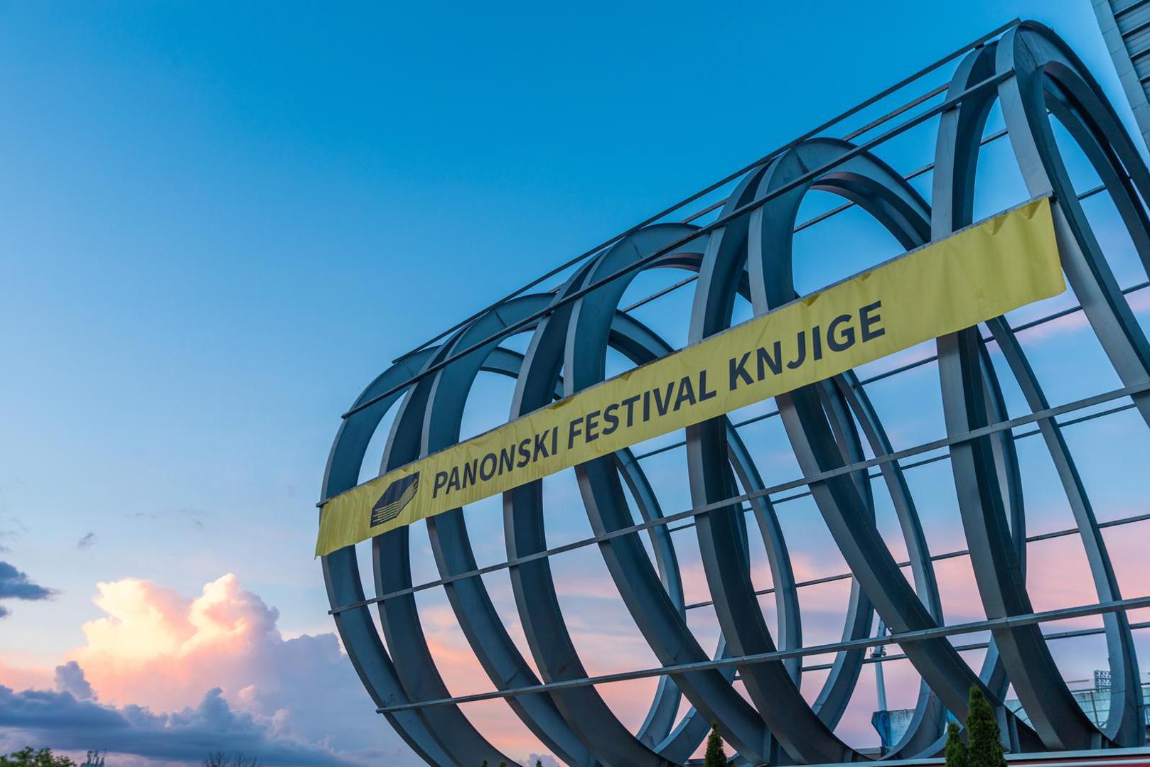 Bilo bi lijepo da je na tome stalo, no u Osijeku su navečer ponovno počele sijevati munje, a čuje se i grmljavina.