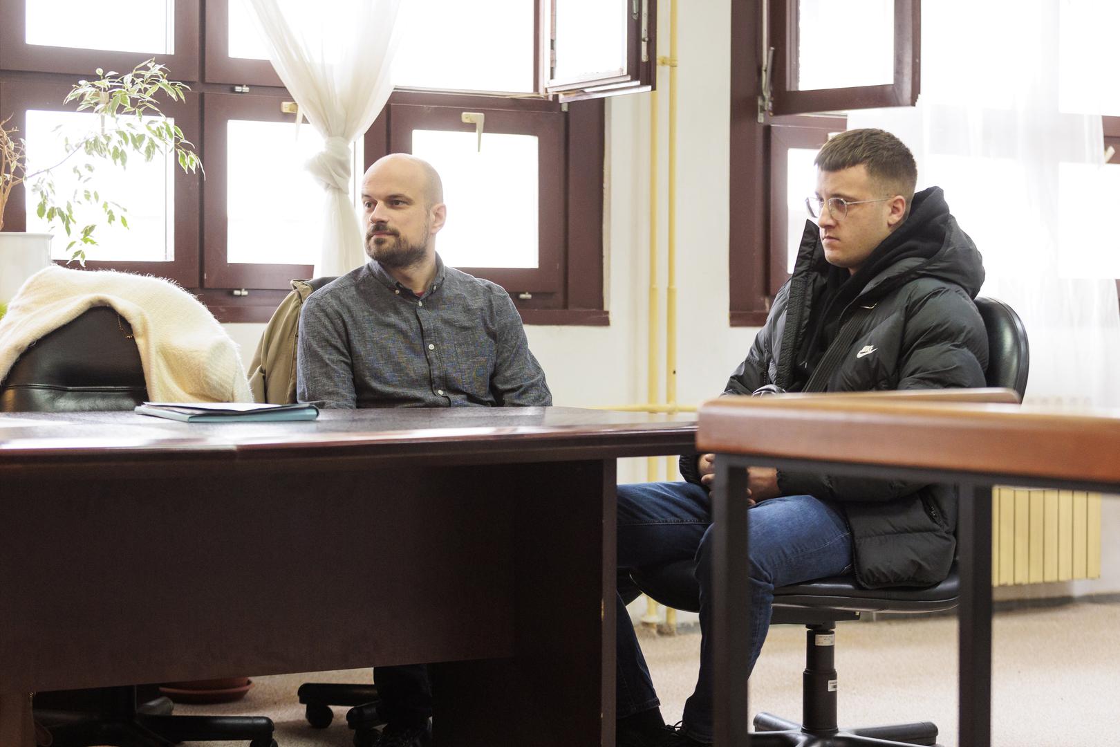 Također, bio je u fokusu javnosti i zbog pjesme "Mamići", koju je snimio s kolegom Vojkom V-om, a Zoran Mamić ih je tužio.