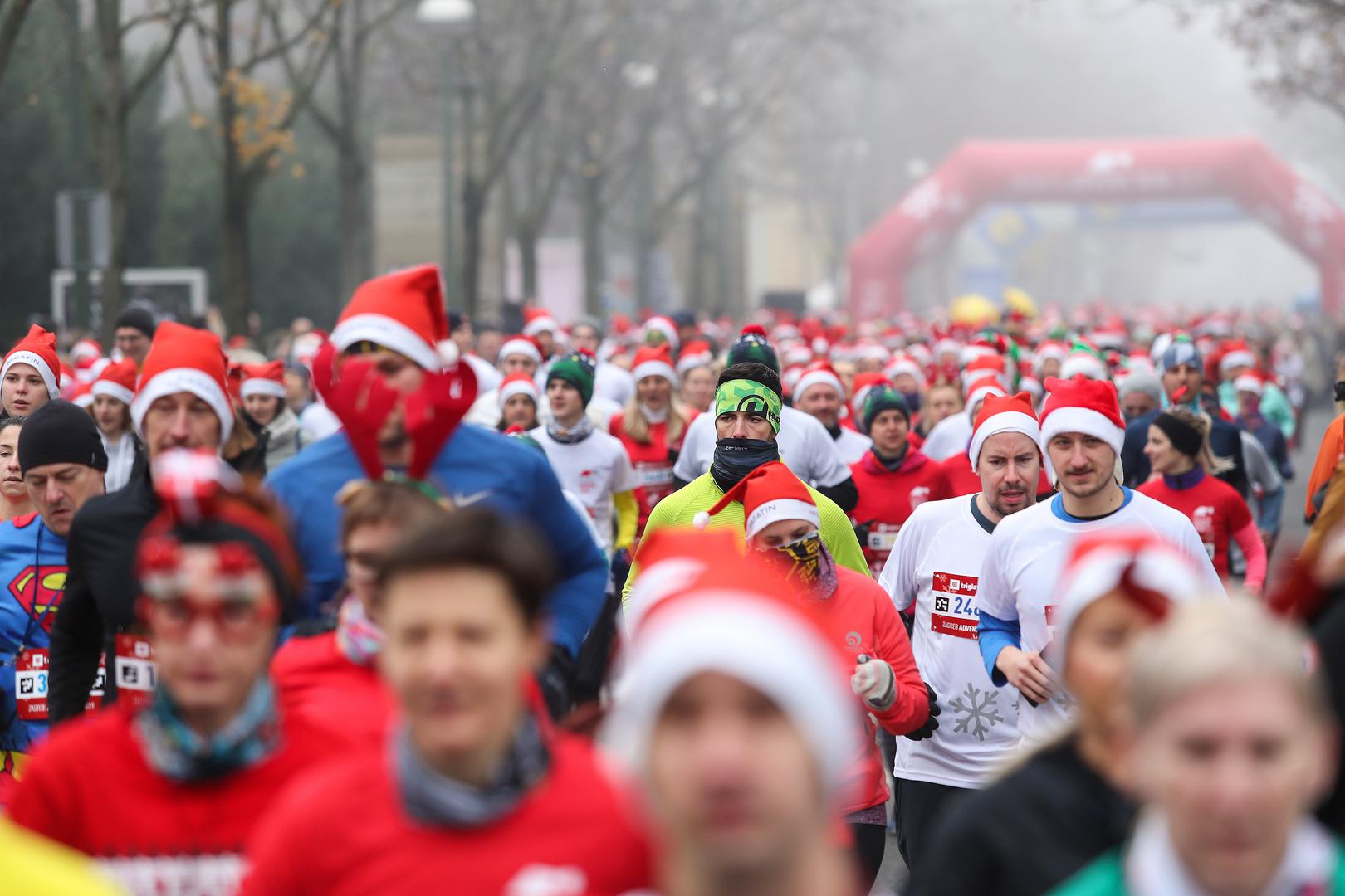Više od tri tisuće natjecatelja sudjelovalo je na ovogodišnjem Zagreb Advent Run-u. 