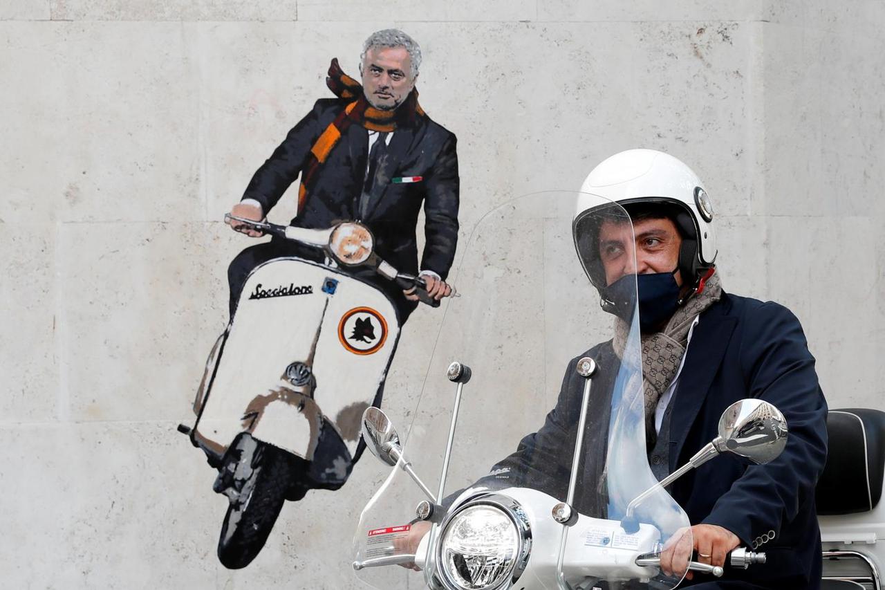 Mural depicting new AS Roma coach Jose Mourinho in Rome