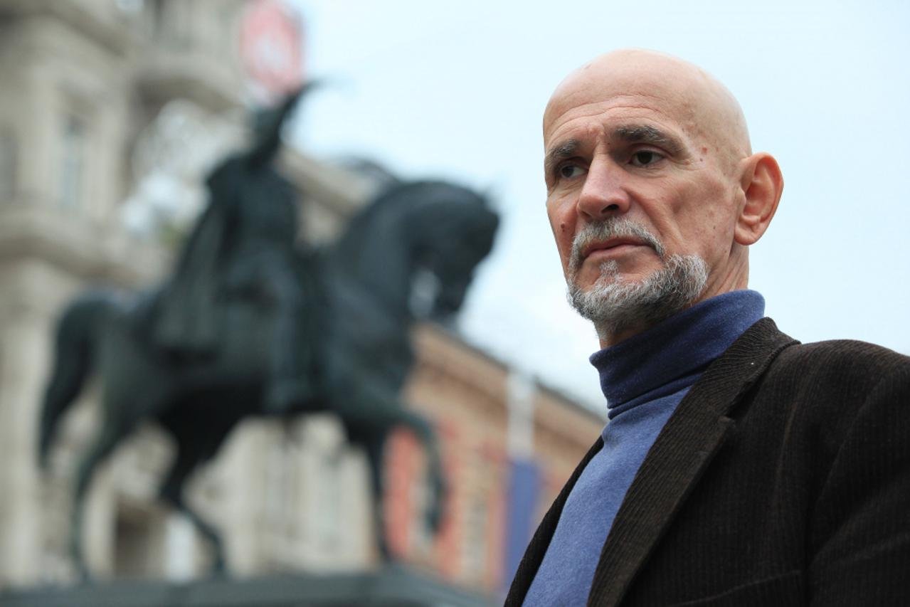 32 godine robijaš-Zbog otmice američkog zrakoplova i smrti policajca hrvatski emigrant pola je života proveo iza rešetaka. Sloboda mu je smisao života, a u njoj se teško snalazi
