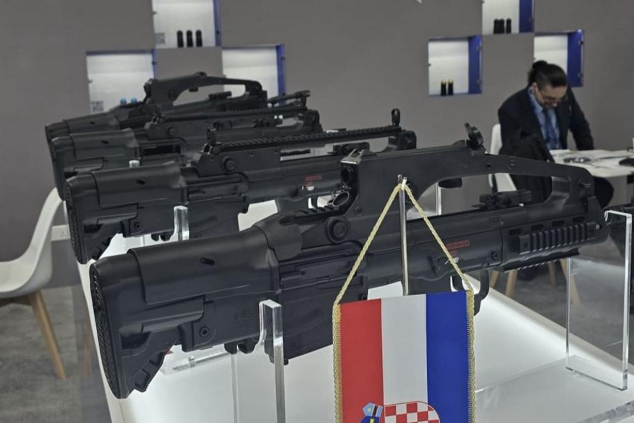 guns