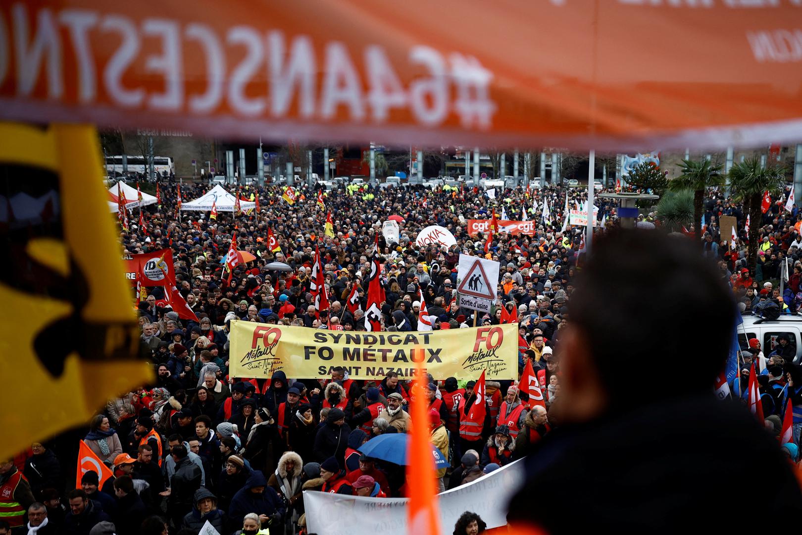 Protesters attend a demonstration against French government's pension reform plan in Saint-Nazaire as part of a day of national strike and protests in France, January 19, 2023. REUTERS/Stephane Mahe Photo: STEPHANE MAHE/REUTERS