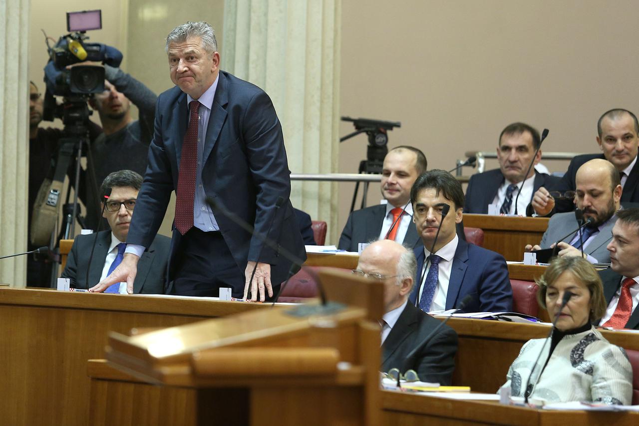 03.02.2016., Zagreb - Danasnji nastavak 2. sjednice Sabora RH protekao je u znaku bivsih ministara koji su se vratili u zastupnicke klupe, te izbora potpredsjednika uz redova oporbe. Ranko Ostojic. Photo: Patrik Macek/PIXSELL