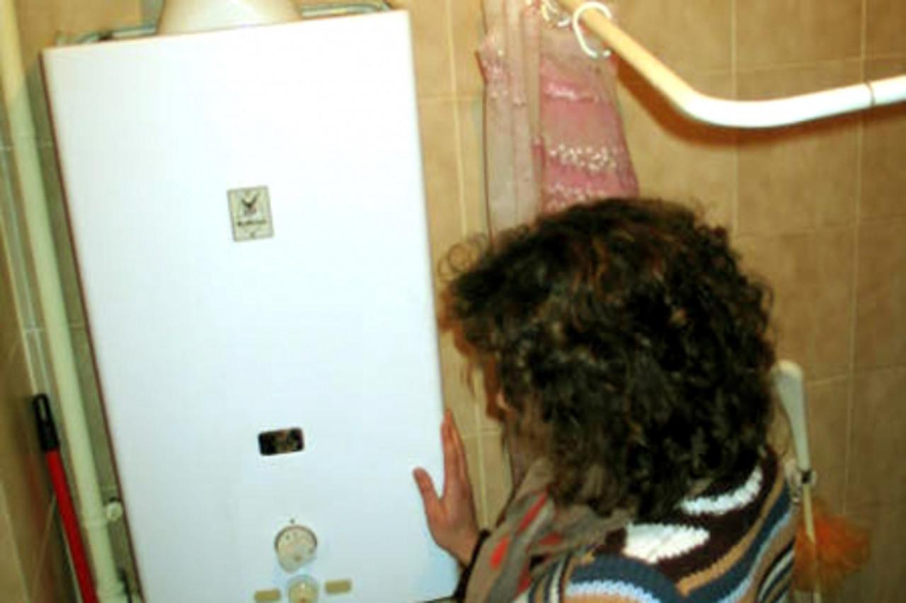 'gradska...zgb...07.01.2004. plinski bojler  snimio: dalibor klobucar'