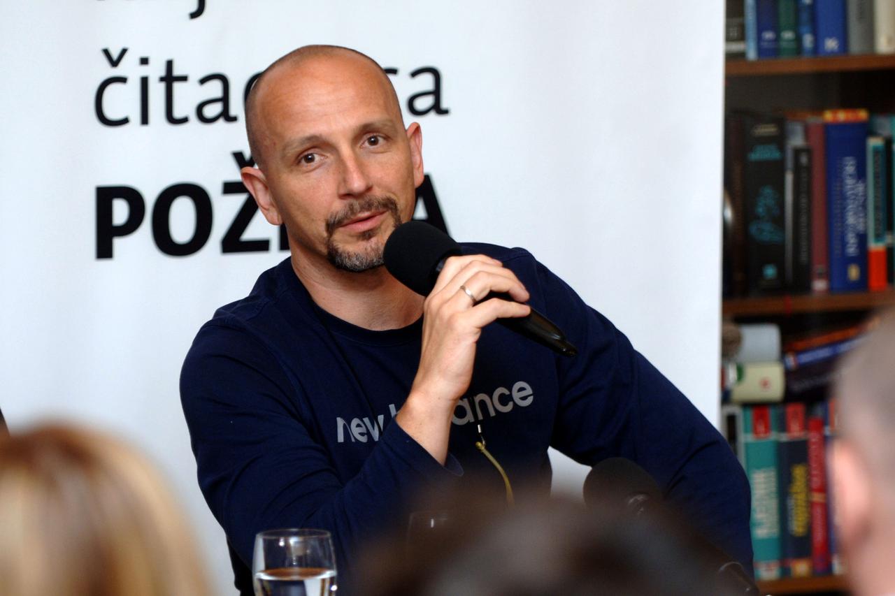 Požega: Stankovi? promovirao knjigu Sto faca i Aca
