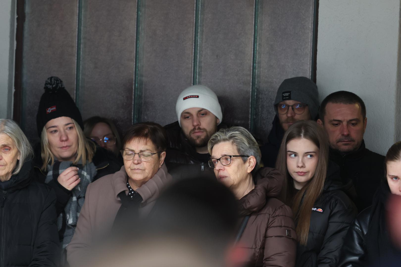 "Bio je tih momak koji se nikad nije gurao u prvi plan. To ga je možda koštalo i uspješnije karijere, ali on je bio takav, radišan i pošten", rekao je bivši kapetan Hajduka Hrvoje Vejić. Njegov osmijeh i vedrina, čak i u najtežim danima borbe s bolešću, ostat će urezani u sjećanje svima koji su ga poznavali.