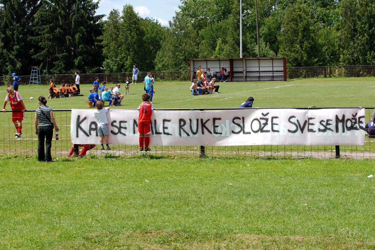 nogometni turnir "Družba Pere Kvržice"