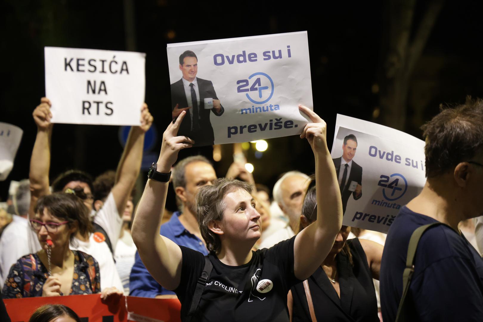 Kesić je ocijenio da financijski razlozi nisu stvarni razlog za ukidanje emisije te izrazio uvjerenje da je odluka povezana s predstojećim izborima u Srbiji. 