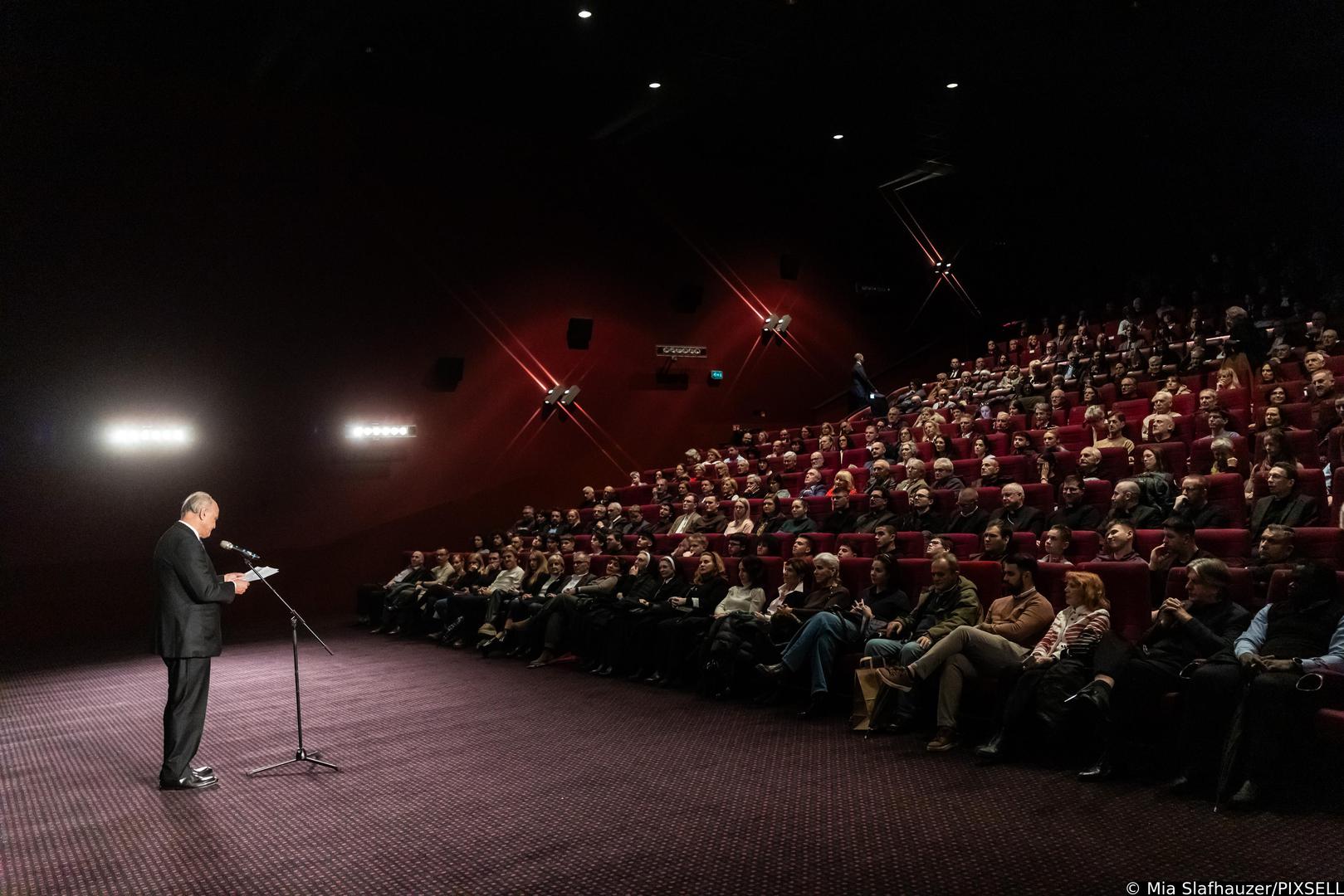 U četvrtak je u zagrebačkom kinu Cinestar Branimir centar održana premijera filma 'Tiha moć' Jakova Sedlara.