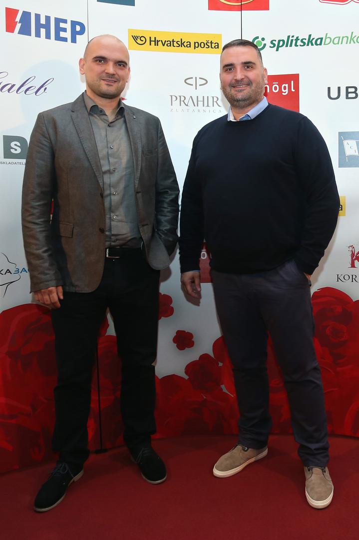 Dolazak poznatih na crveni tepih ispred HNK na dodjelu medijskih nagrada Večernjakova ruža za 2017.  Hrvoje Prahir, Tomislav Prahir