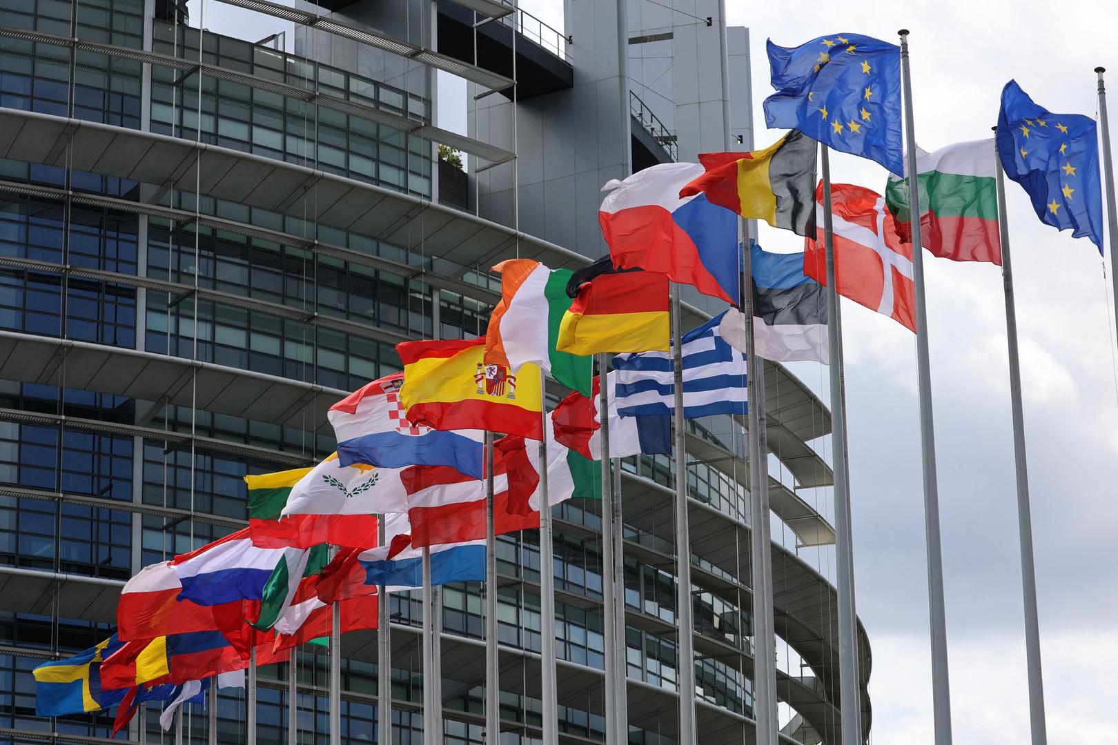 Politička nestabilnost u Europi - Baba Vanga predviđa unutarnje sukobe u Europi koji bi mogli izazvati veliku političku nesigurnost. Ova vizija odražava trenutne izazove s kojima se kontinent suočava, uključujući rastuće napetosti među državama.