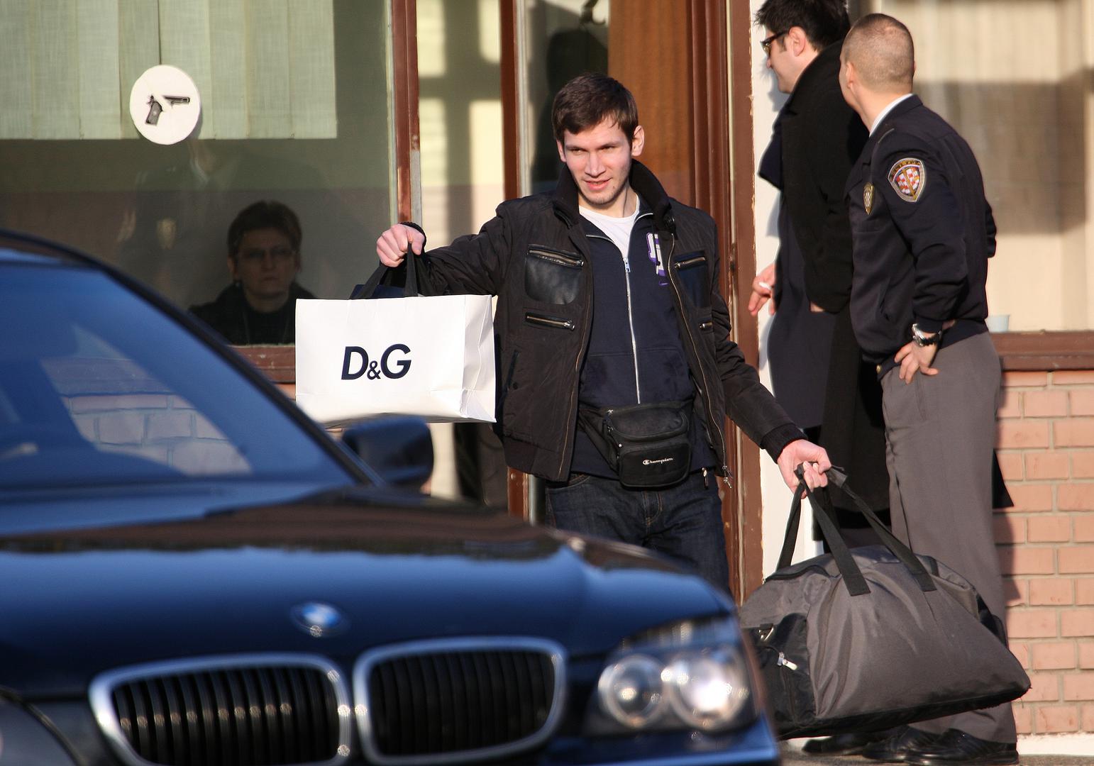 Hrvoje Žužić - Pijan je skrivio prometnu nesreću u kojoj je poginula Ružica Pavić, dok je Hrvoje Matijašić zadobio teške ozljede. Pušten je prije isteka pet godina