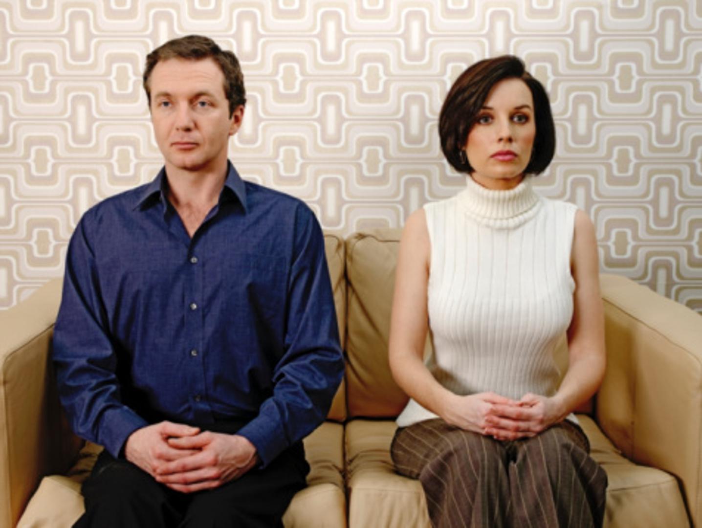 Ako ste u društvu osobe koja vam ne odgovara, instiktivno ćete svoja stopala usmjeriti prema van, odnosno u položaju za što skoriji bijeg. 