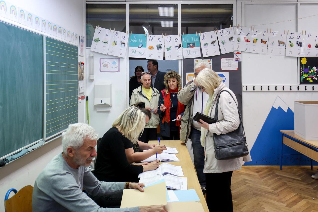 Zagreb: Otvorena biračka mjesta za Lokalne izbore 2025