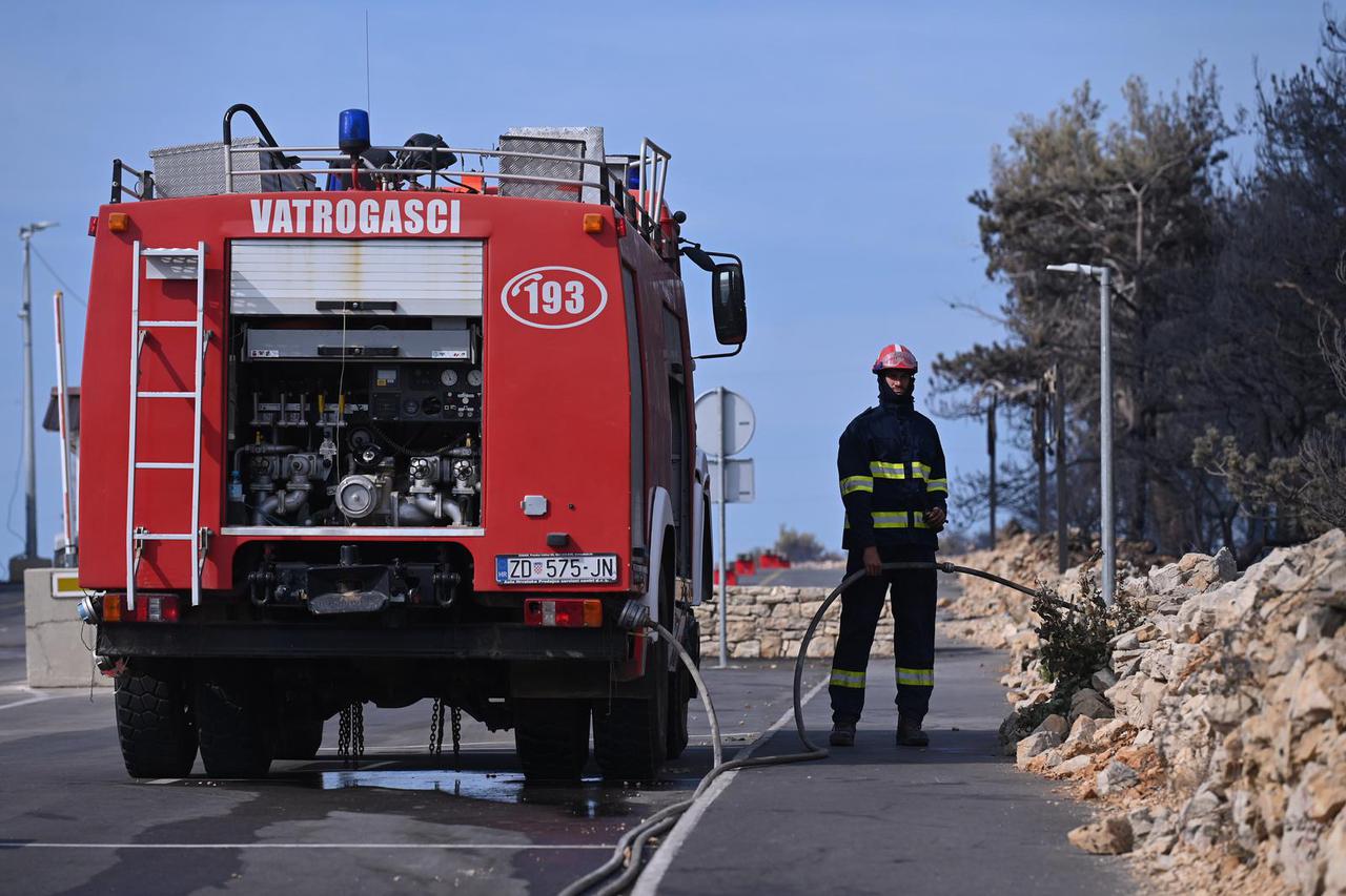 Posljedice velikog požara koji je noćas opustošio Zrće