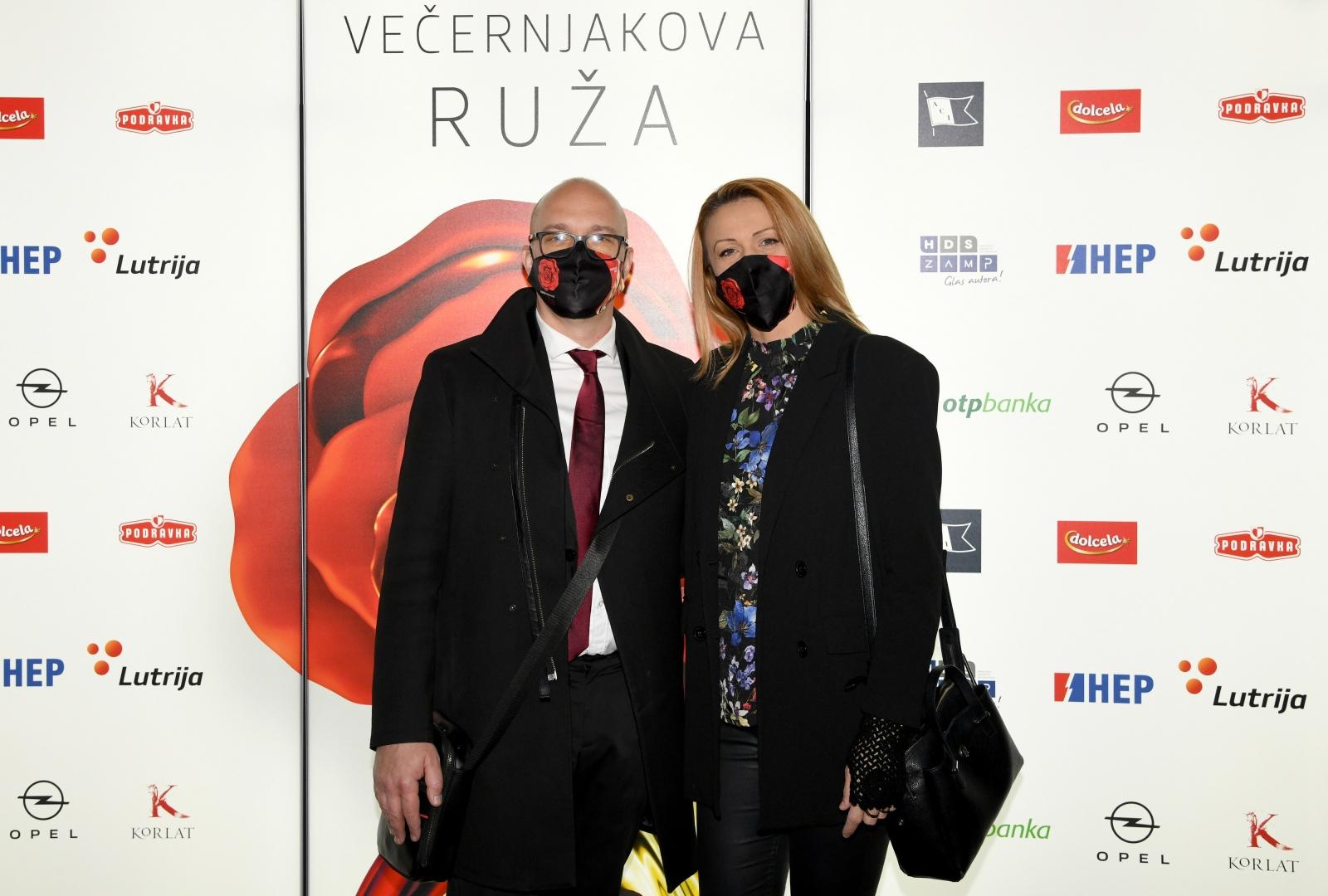 20.03.2021., Zagreb - Dolazak uzvanika na svecanu dodjelu Vecernjakove ruze u Hrvatskom narodnom kazalistu. Photo: Josip Regovic/PIXSELL