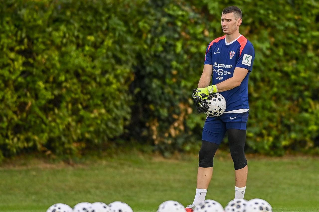 Zagreb: Hrvaski nogometni reprezetativci odradili trening na Maksimiru