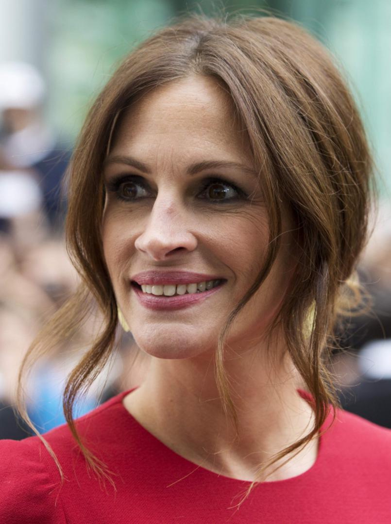 Julia Roberts apsolutna je pobjednica ovog popisa jer 2017. godine ponovno proglašena najljepšom osobom na svijetu, a tu je titulu osvojila ukupno pet puta