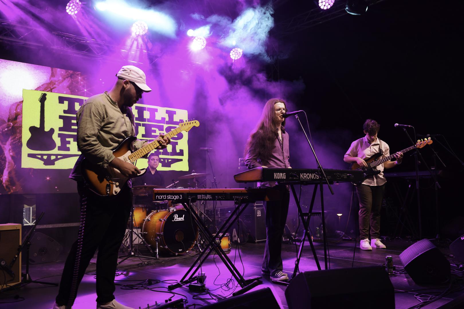 Jadran Mihelčić & Imperfect State donijeli su energiju i svježinu. Kao višestruki pobjednik Croatian Blues Challengea, Mihelčić je s novim bendom predstavio autorske pjesme i moderne blues aranžmane, što je publika nagradila velikim pljeskom.