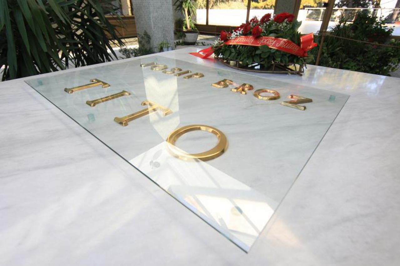 kuca cvijeca,josip broz tito, portal (1)