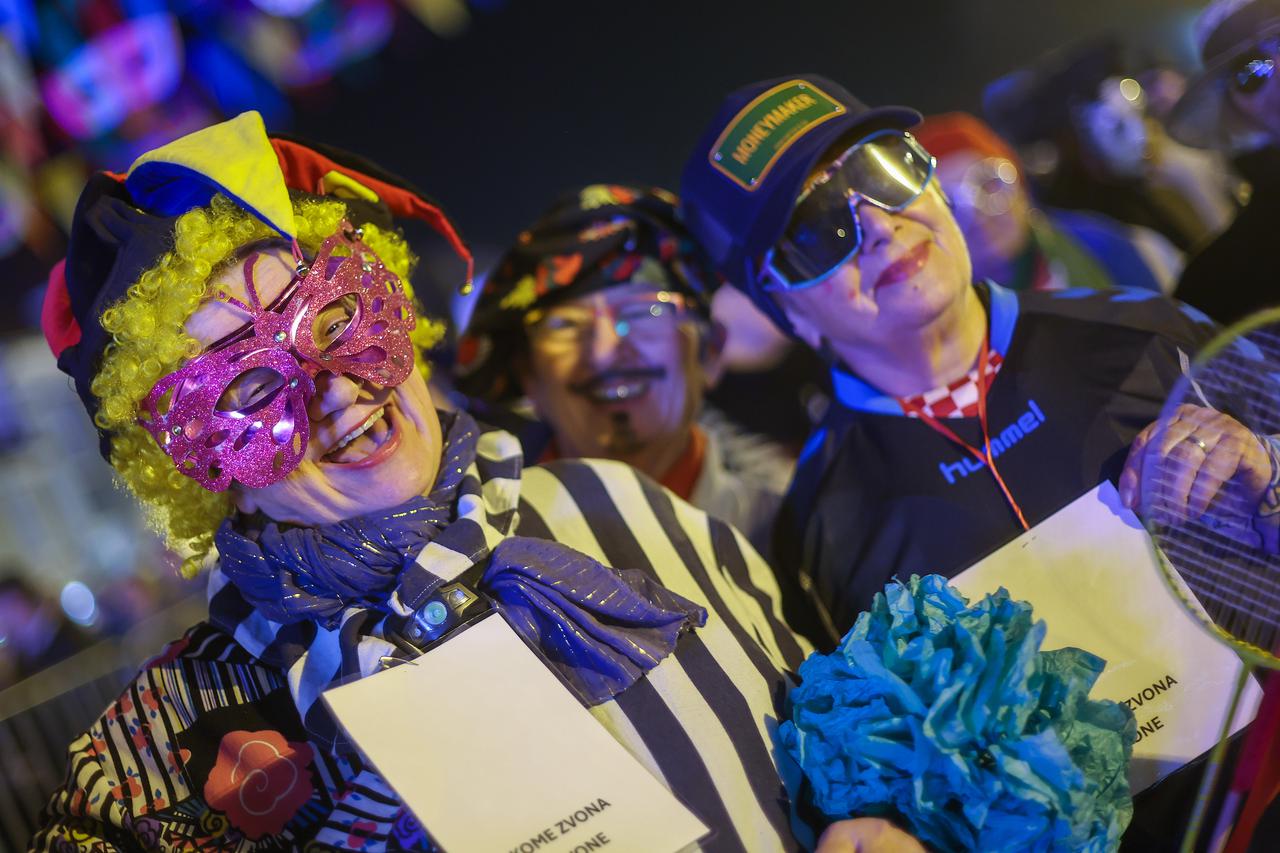 Samoborski fašnik završio tradicionalnim spaljivanjem princa Fašnika na Trgu kralja Tomislava