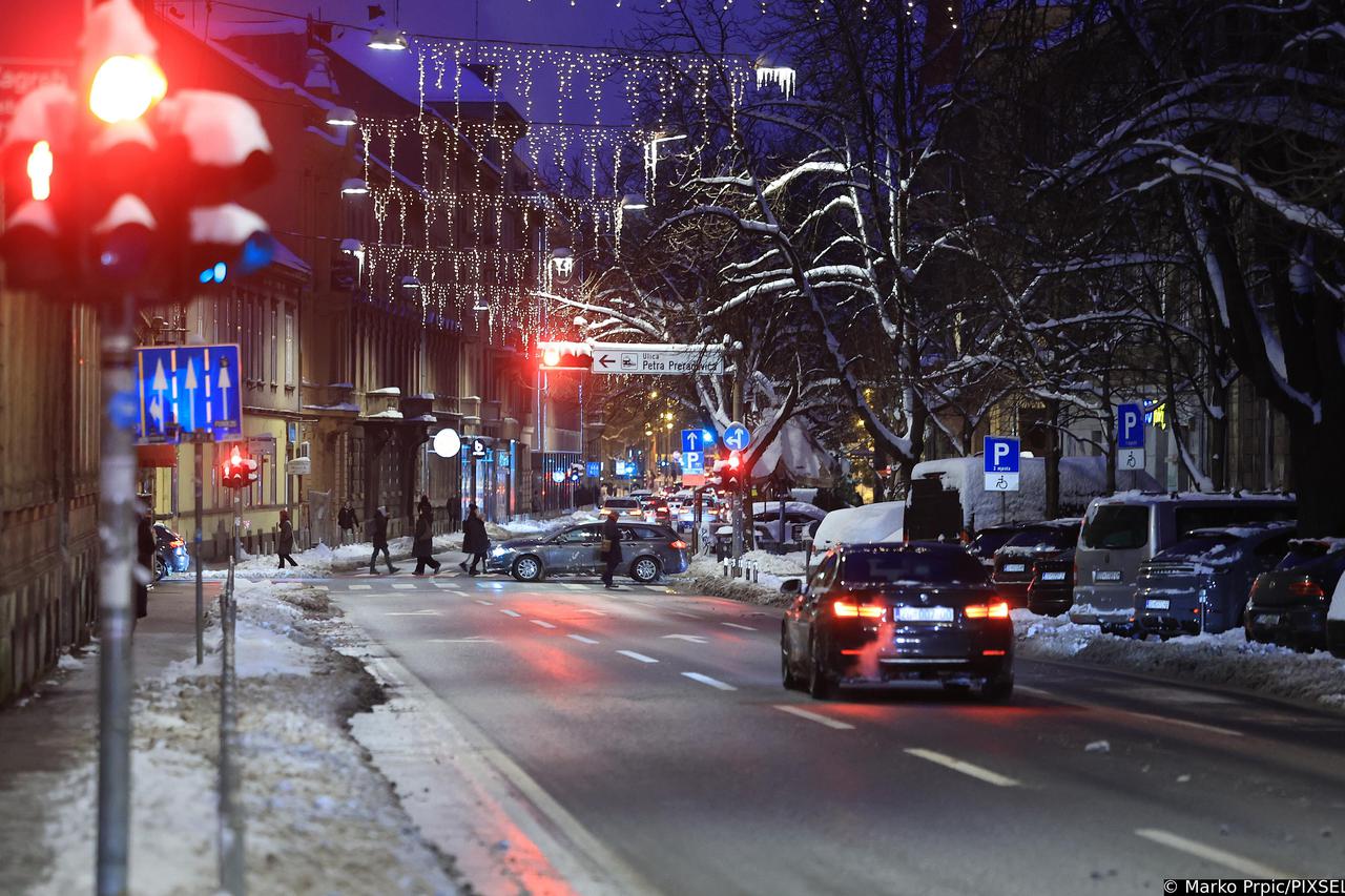 Zagreb: U centru grada prometnice su relativno čiste, no nogostupi nisu