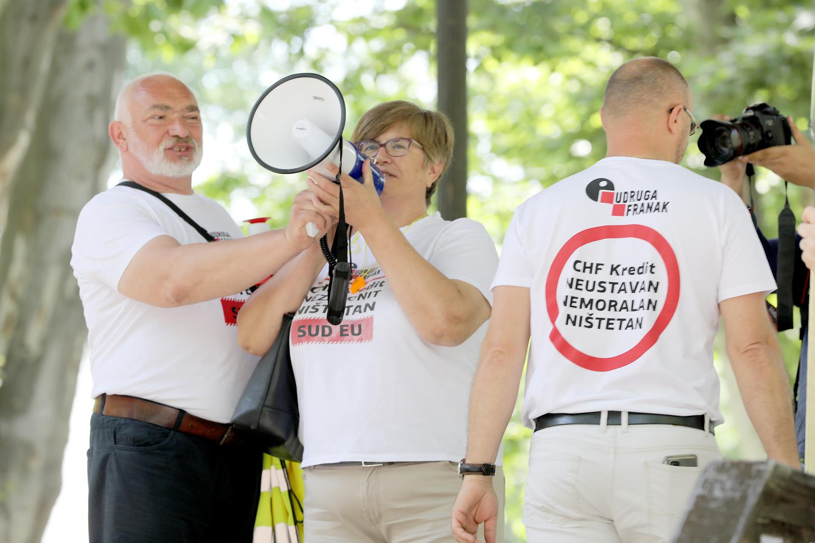 24.05.2022., Zagreb - Udruga Franak odrzala je u parku Zrinjevac prosvjed jer, kako navode, cetiri godine nakon pravomocnosti kolektivne presude u slucaju Franak, jos uvijek na najvisem sudu nije odgovoreno na pitanje nistetnosti ugovora s valutnom klauzulom CHF. Bozo Ivosevic.   Photo: Patrik Macek/PIXSELL
