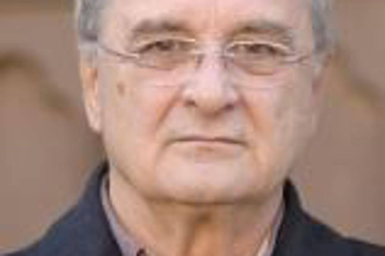 'obzor... Zagreb ... 22.10.2008. branko ivanda,profesor na akademiji dramskih umjetnosti i reziser,rezirao je film konjanik i sapunicu ponos ratkayevih Photo: Boris Scitar/Vecernji list'