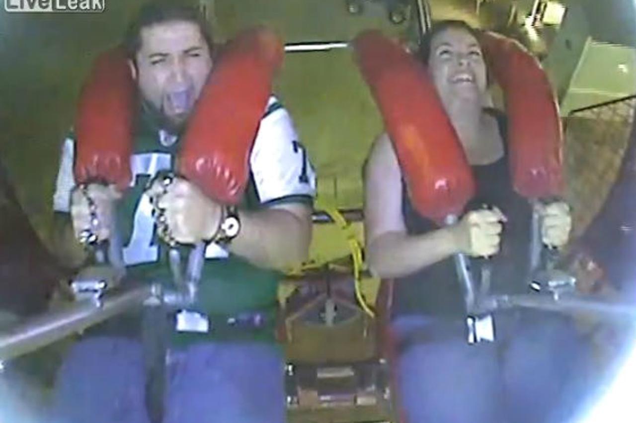 Vožnja na spravi u zabavnom parku