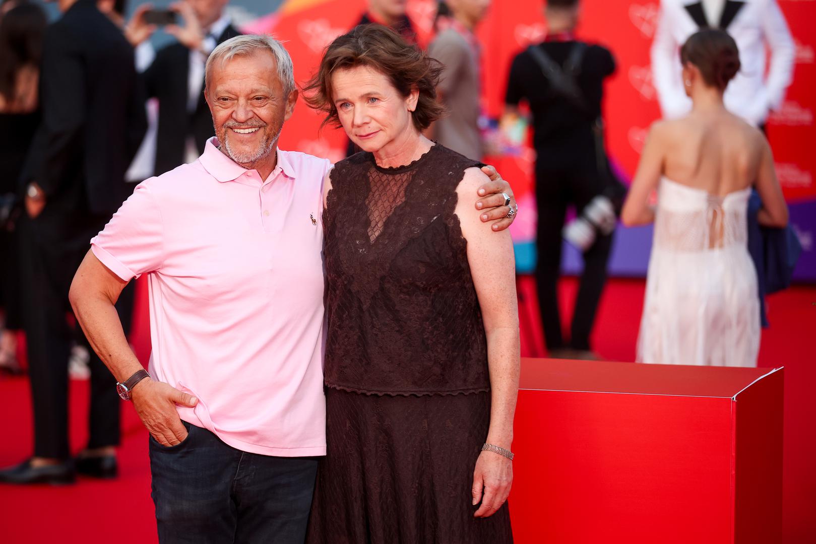Dobitnik Počasnog srca Sarajeva Emir Hadžihafizbegović i predsjednica žirija Emily Watson