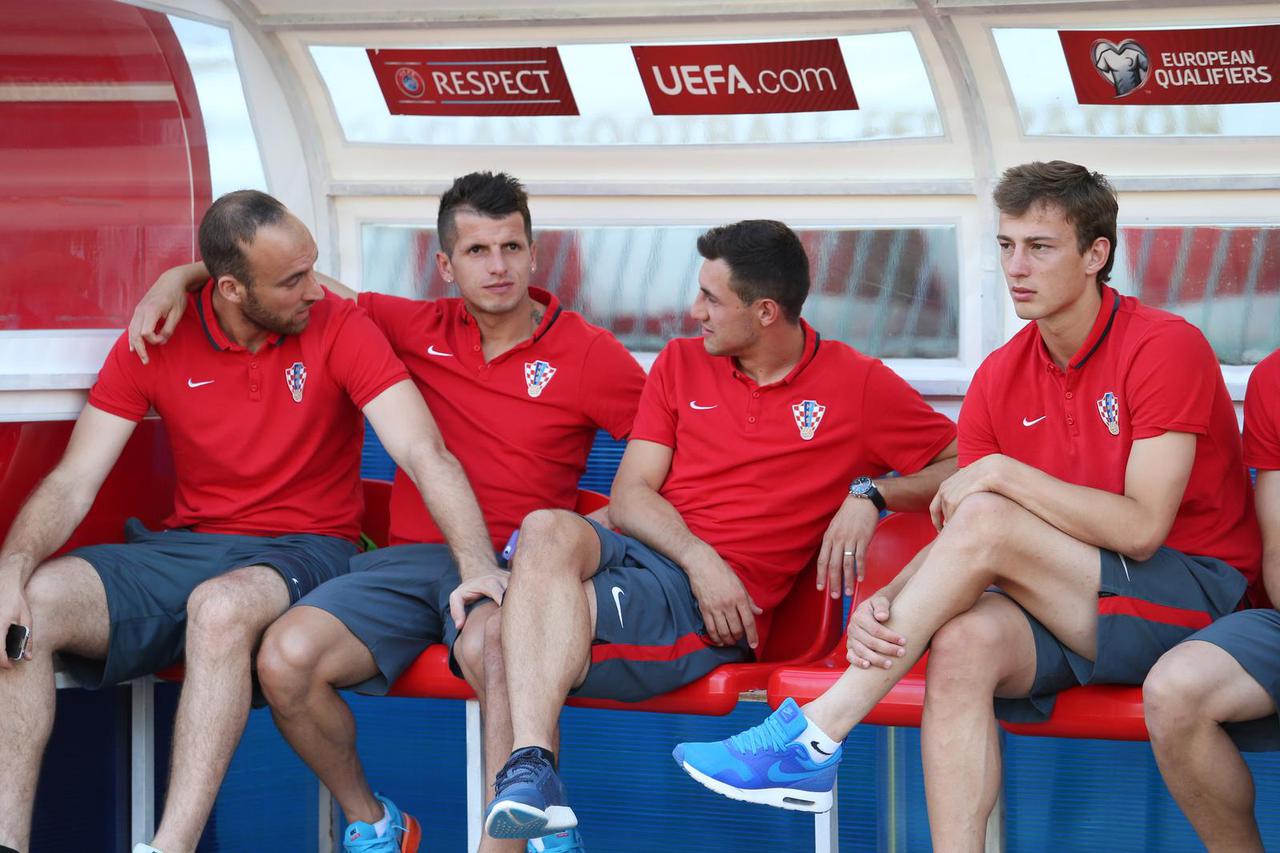 Split: Nogometaši uo?i po?etka kvalifikacijske utakmice