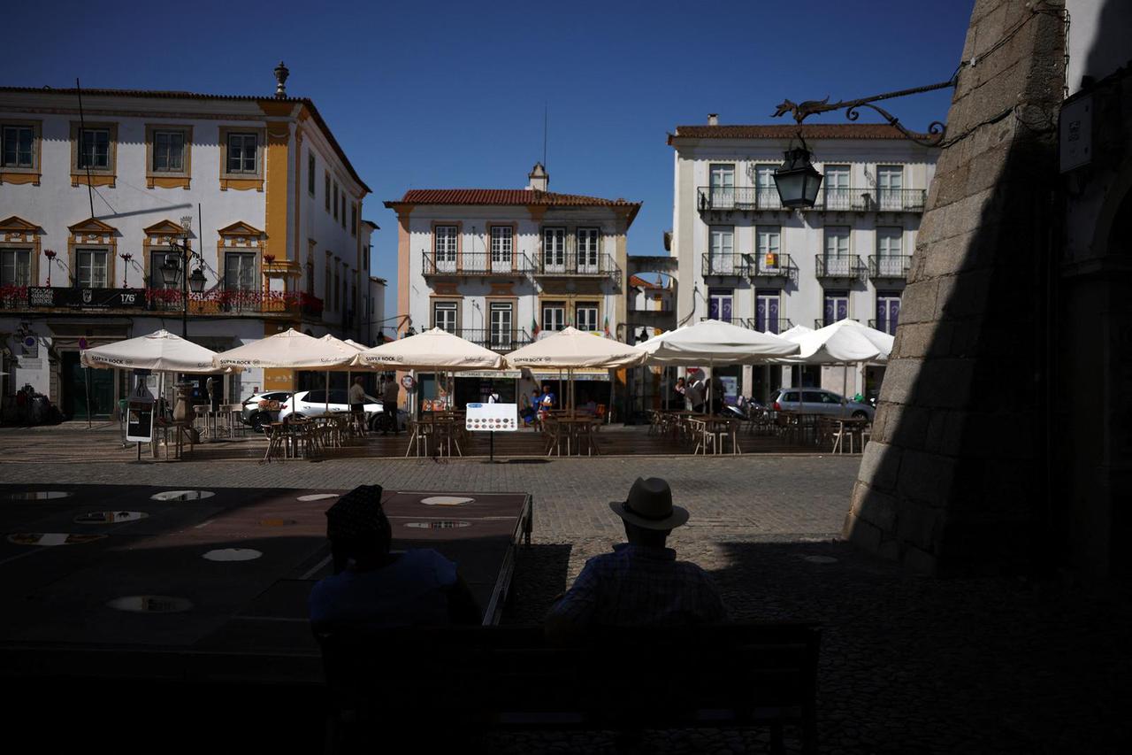 Temperatures rise in Evora
