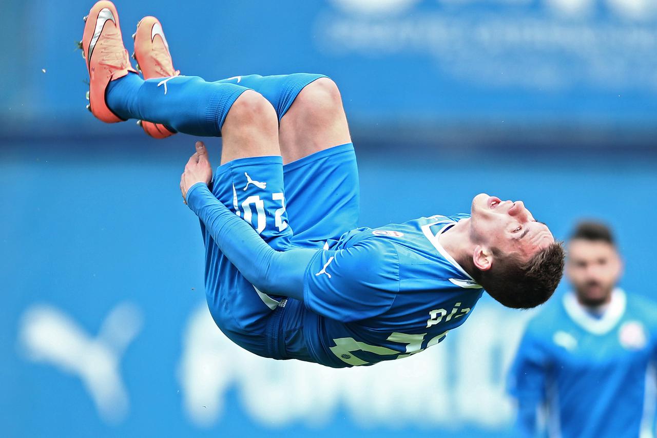 13.03.2016., stadion Maksimir, Zagreb - MAXtv 1. HNL, 27. kolo, GNK Dinamo - NK Lokomotiva. Marko Pjaca nakon sto je zabio drugi gol napravio je salto. Photo: Sanjin Strukic/PIXSELL