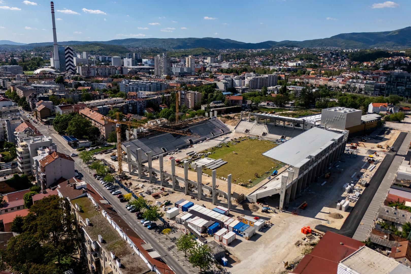 Projekt obnove stadiona nadilazi isključivo sportske okvire te će značajno doprinijeti i urbanoj slici tog dijela Zagreba. Uz samo sportsko zdanje planirana je izgradnja novog gradskog trga površine 6.300 četvornih metara, koji će postati novo mjesto okupljanja za građane.