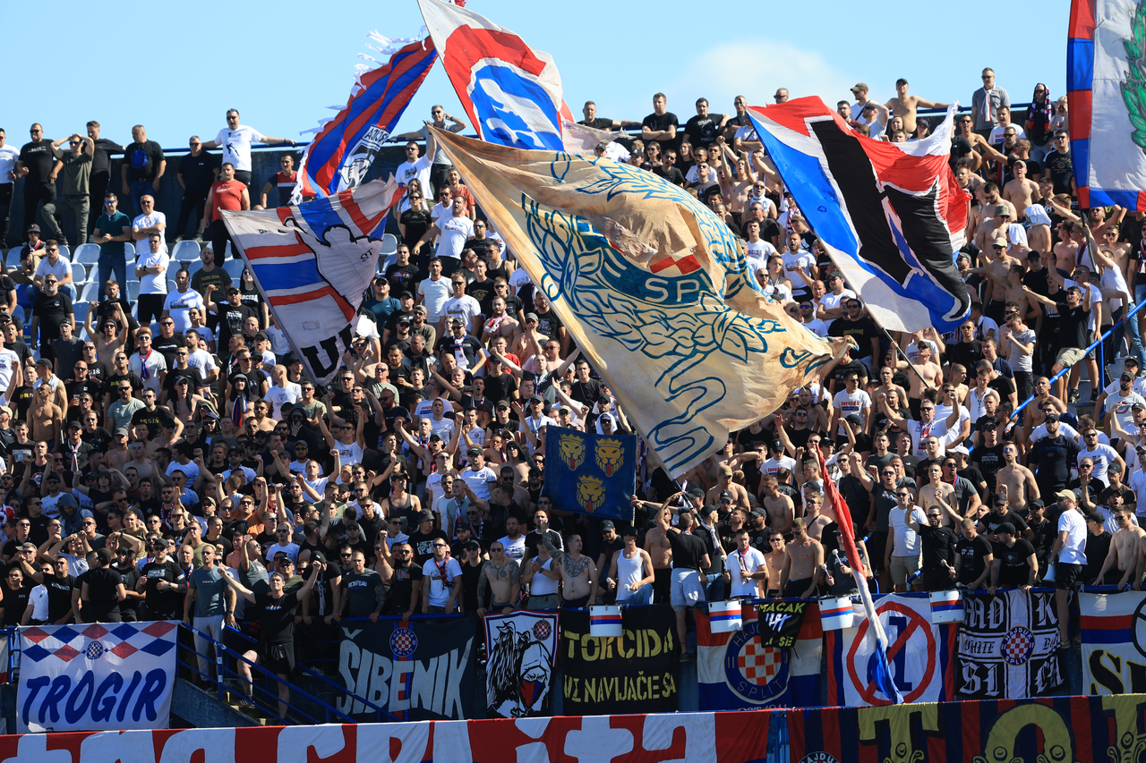 Navijači na utakmici 34. kola SuperSport HNL-a između Dinama i Hajduka