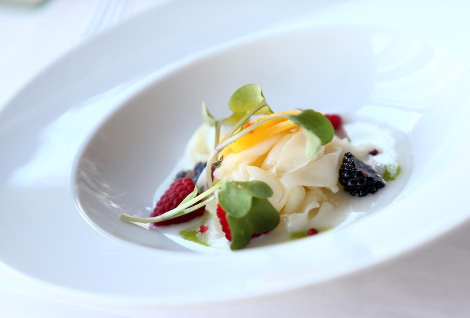 22.07.2015., Umag - 26. atp teniski turnir. Lord Nicholas Windsor vecerao je u drustvu novinarke Vecernjeg lista Tanjom Bozic u restoranu Nasa Kuzina. Photo: Slavko Midzor/PIXSELL