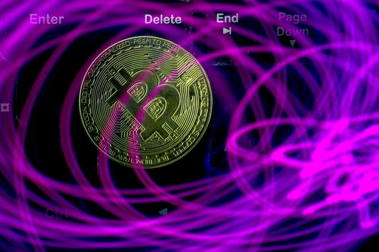 Bitcoin dosegnuo novi rekord i probio vrijednost od 62.000 dolara