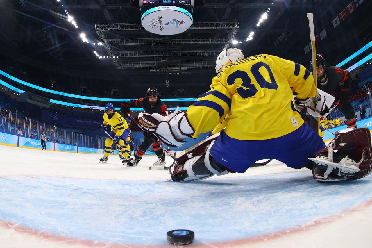 Ice Hockey - Women's Play-offs Quarterfinals - Canada v Sweden
