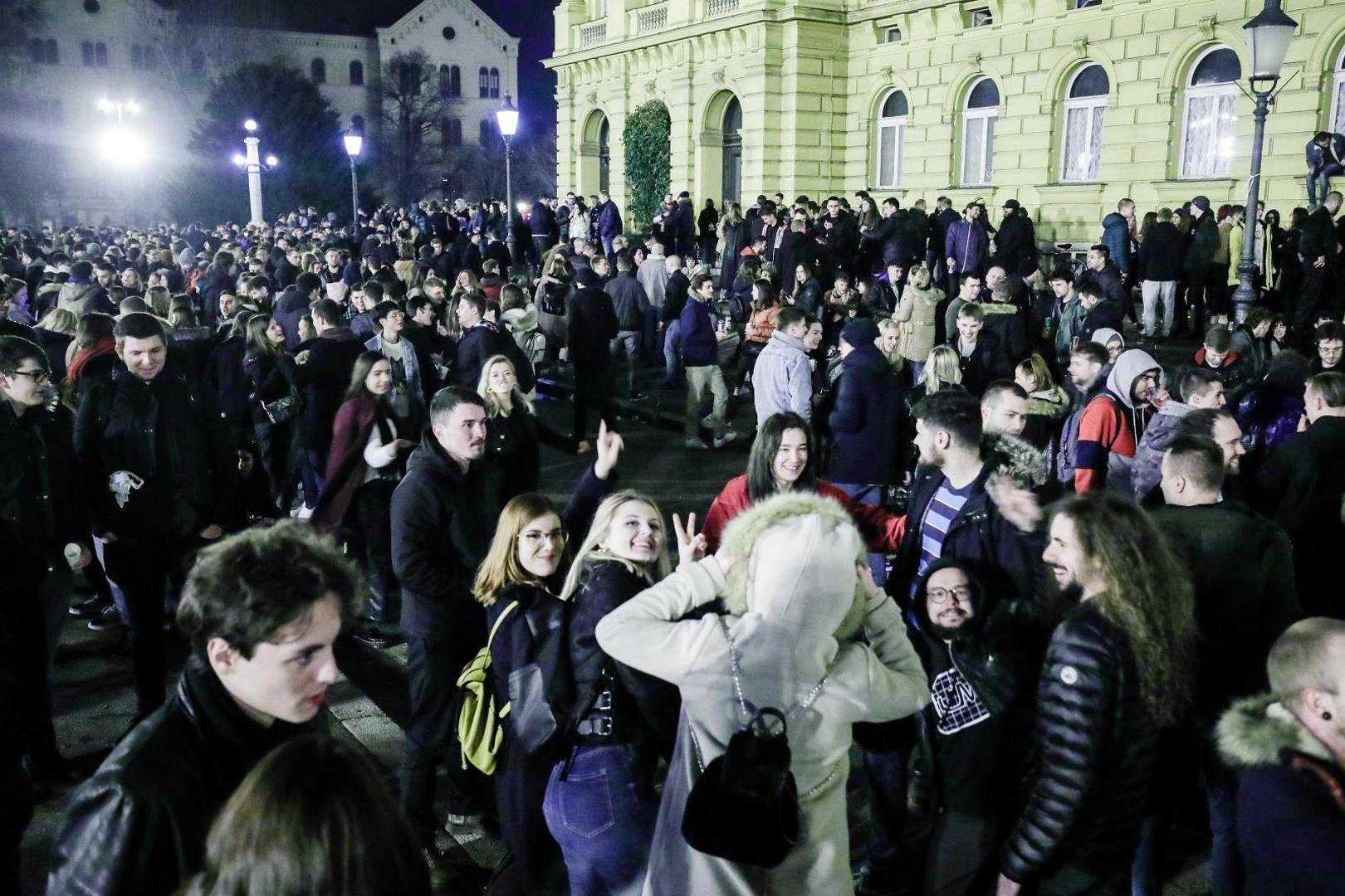 Već tjednima mladi su se počeli skupljati na već poznatim okupljalištima u Zagrebu.