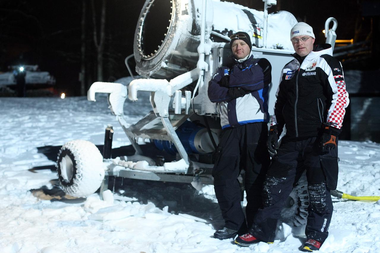 27.12.2014., Zagreb -  Na Sljemenu traju pripreme za skijasko natjecanje Snow Queen Trophy. Snjezni topovi rade dan i noc kako bi staza bila spremna za utrku. Igor Ziljak.  Photo: Luka Stanzl/PIXSELL