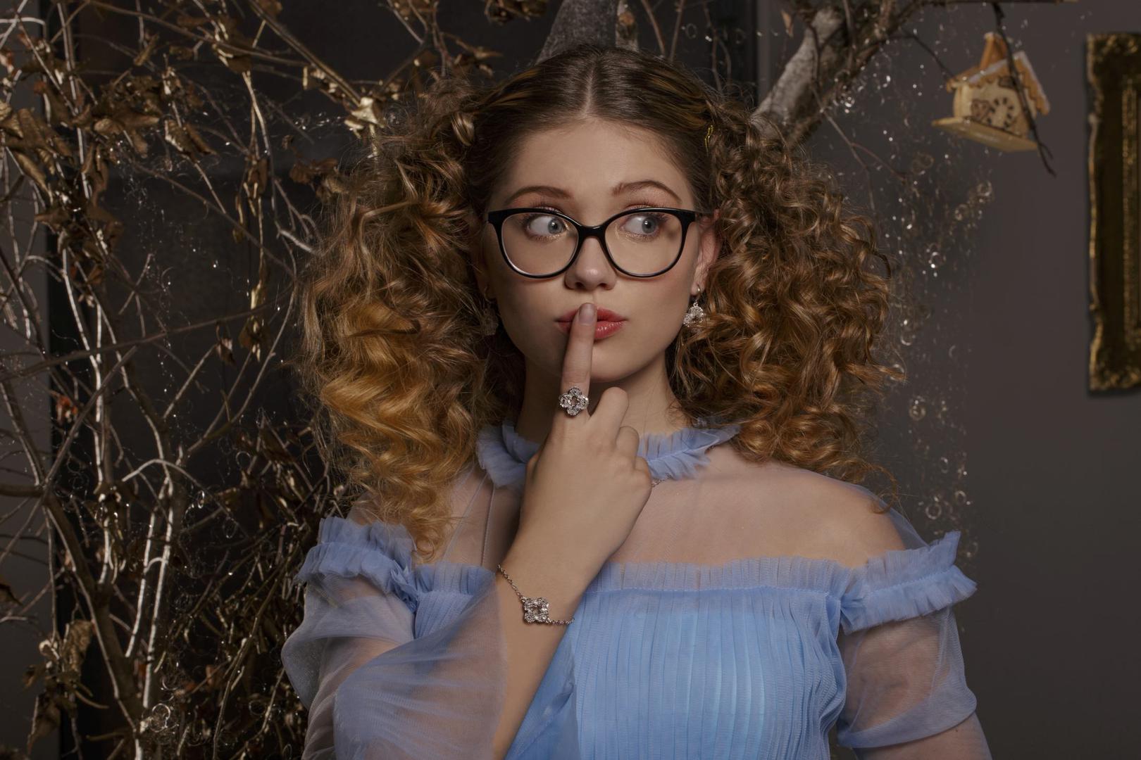 Zlatni prsten_2650kn_zlatna narukvica_1960kn_zlatne nausnice_ 2710kn_zlatna_Zaks