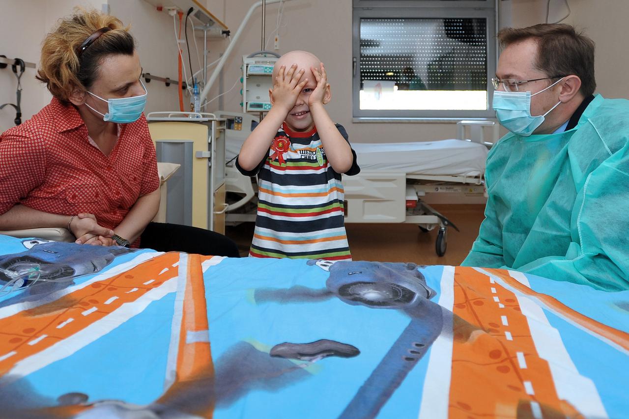 22.07.2015., Zagreb - Ministar zdravlja Sinisa Varga posjetio je novootvoreni djecji onkoloski odjel.  Photo: Nina Djurdjevic/PIXSELL