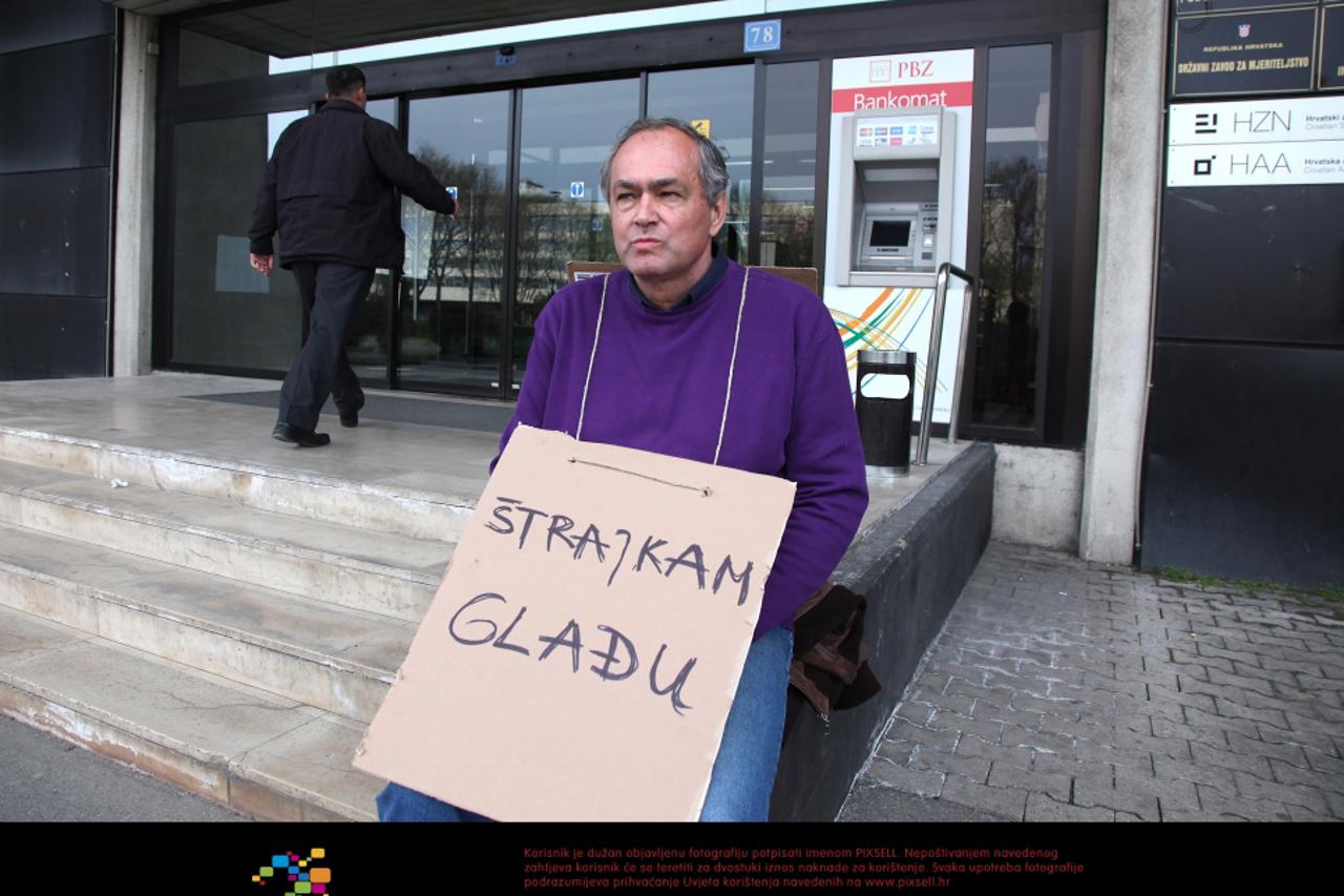 Jadranko Vehar štrajka glađu ispred Ministarstva rada (1)