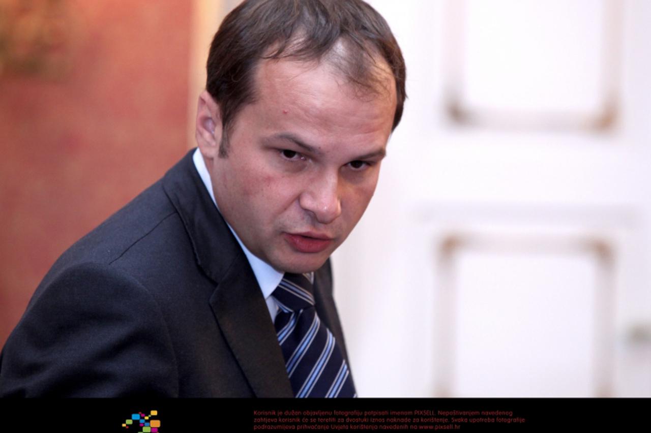 '13.09.2012., Zagreb - U Banskimi dvorima odrzana je danas redovita sjednica Vlade RH. Sinisa Hajdas Doncic. Photo: Patrik Macek/PIXSELL'