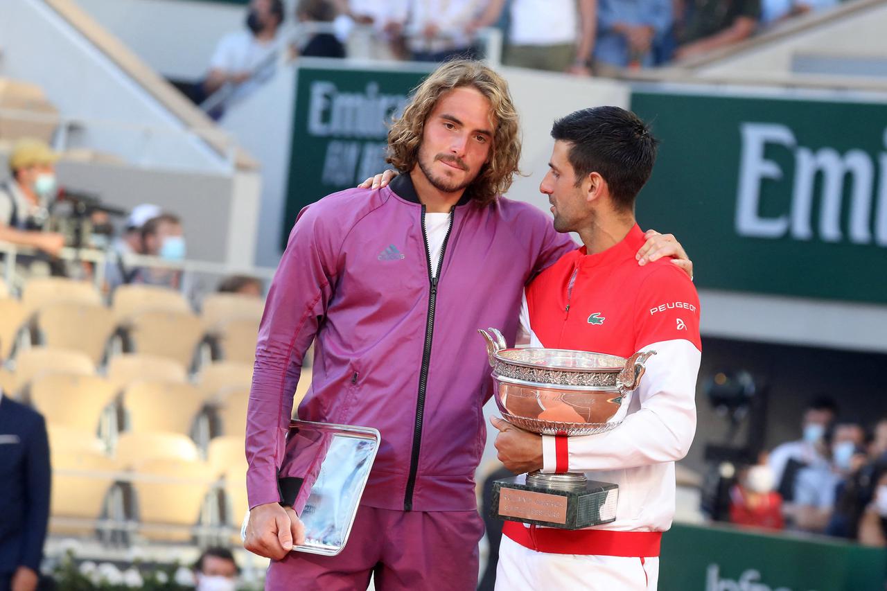 Novak Djokovic s'est imposé face à Stefanos Tsitsipas en finale des internationaux de tennis de Roland Garros à Paris