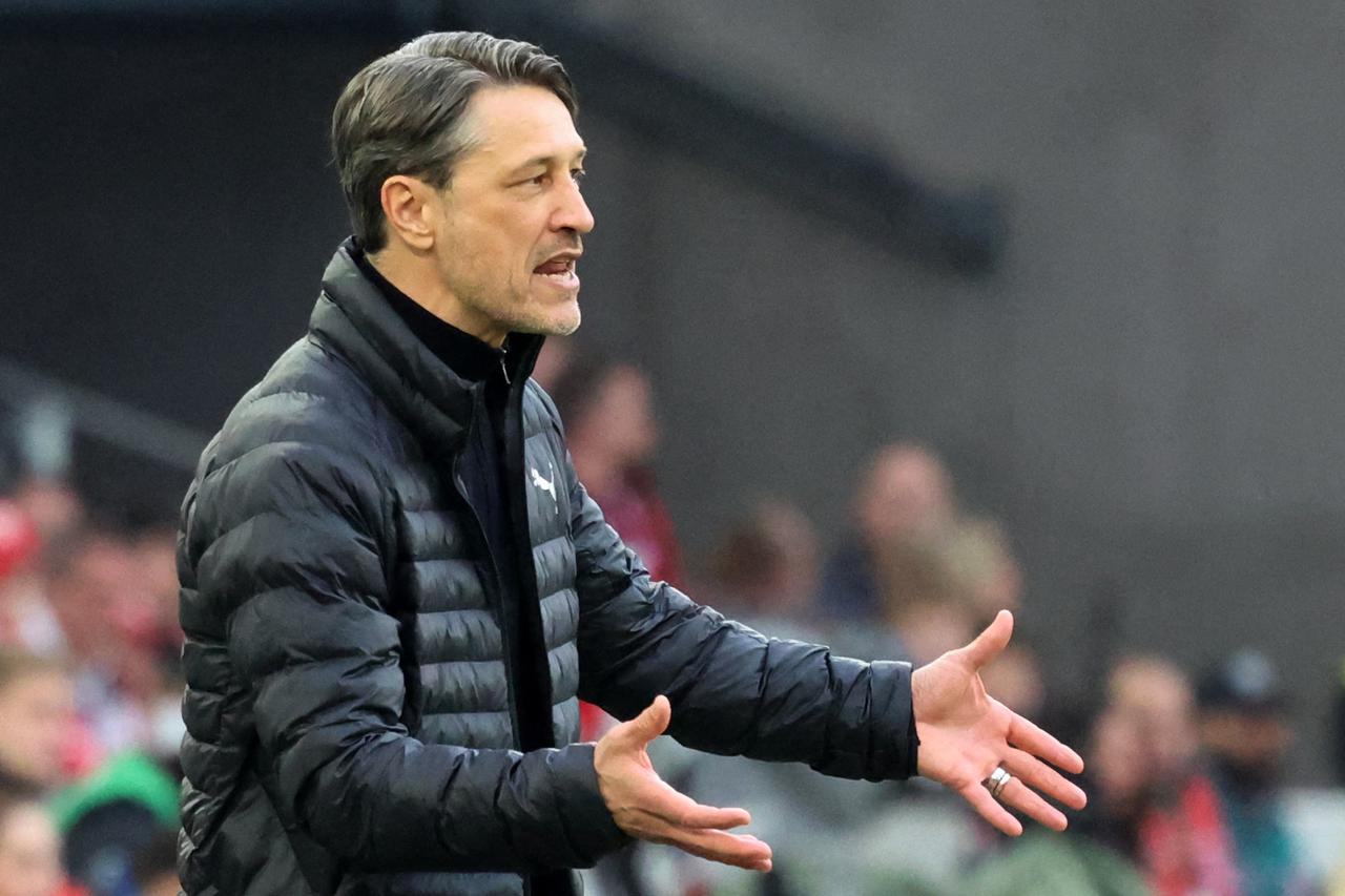 Bundesliga - VfB Stuttgart v Borussia Dortmund